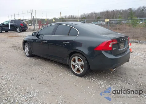 2013 Volvo S60 T5/T5 Platinum/T5 Premier/T5 Premier Plus из США, поврежденный, VIN YV1612FS6D2229587